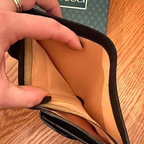 Gucci black compact wallet. - Picture 9 of 13